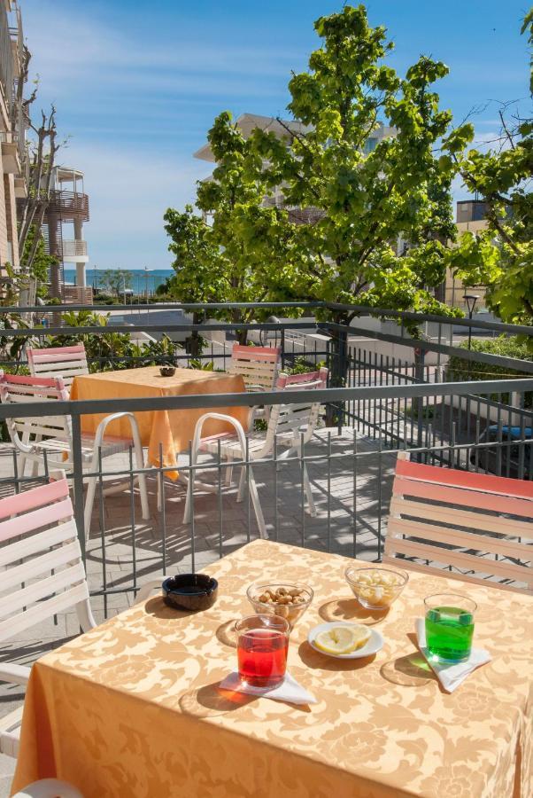 Hotel Holiday Sunshine Summer Misano Adriatico Εξωτερικό φωτογραφία
