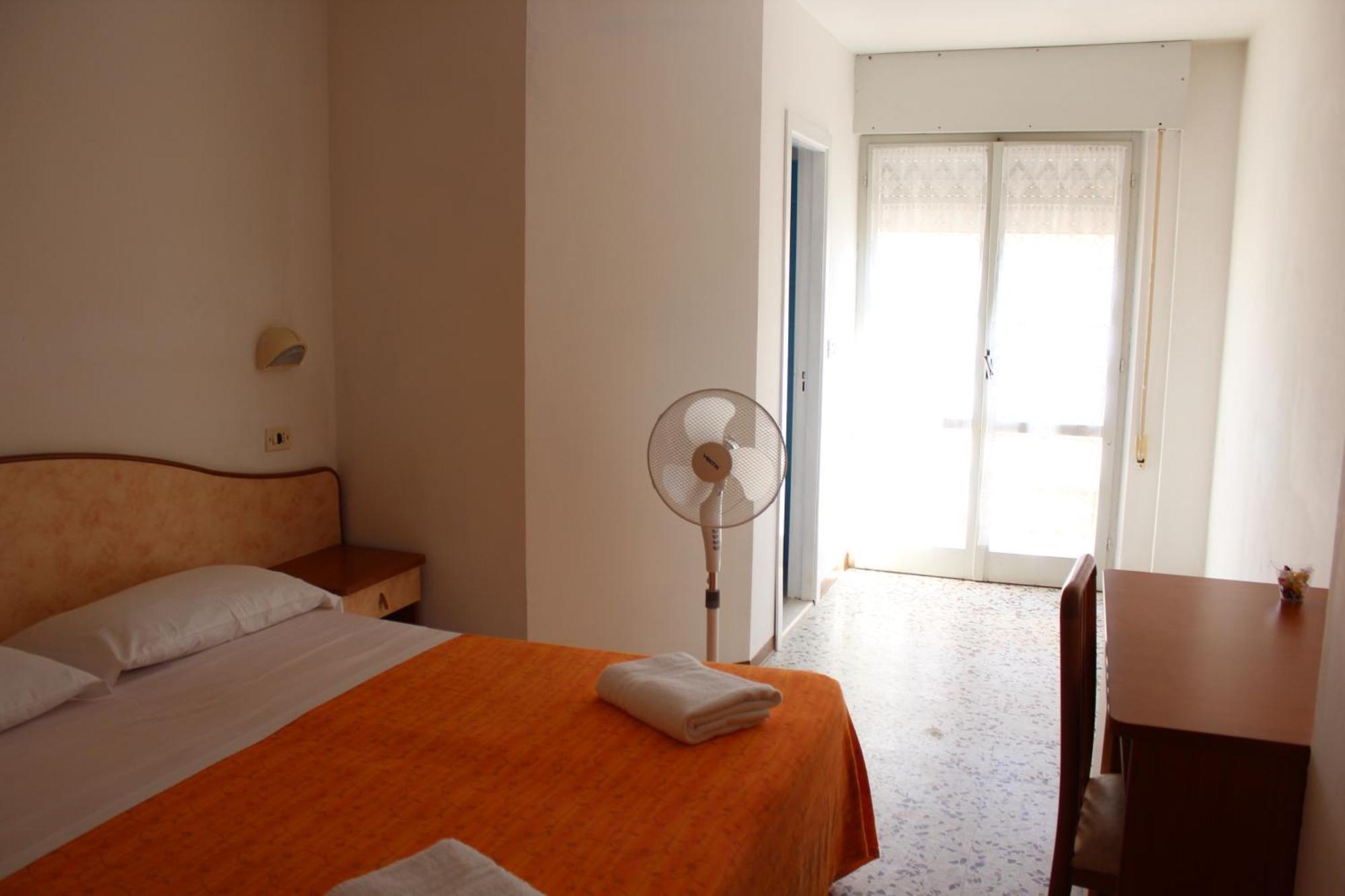 Hotel Holiday Sunshine Summer Misano Adriatico Δωμάτιο φωτογραφία
