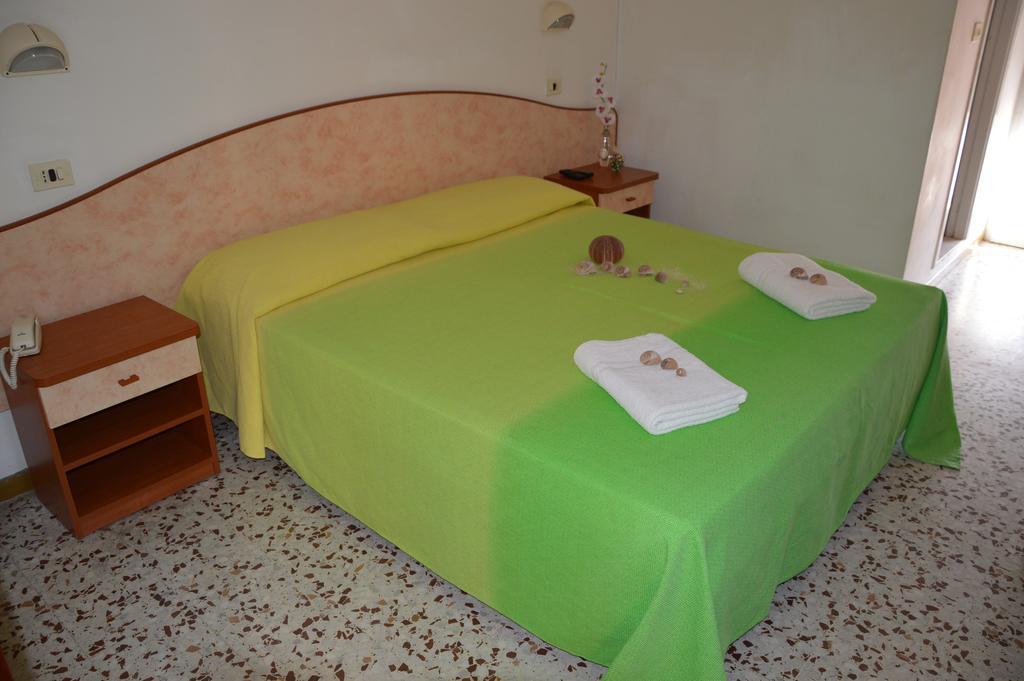 Hotel Holiday Sunshine Summer Misano Adriatico Εξωτερικό φωτογραφία