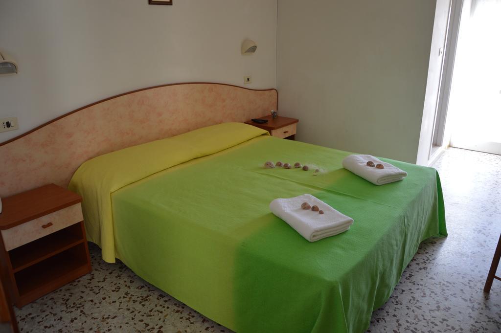 Hotel Holiday Sunshine Summer Misano Adriatico Δωμάτιο φωτογραφία